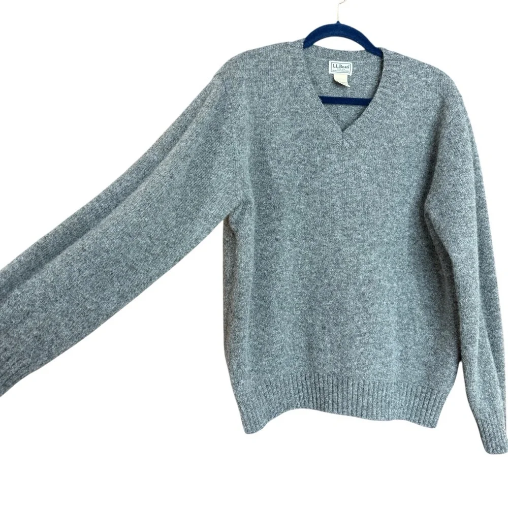 L.L. Bean 100% Shetland Wool V-Neck Long Sleeve Sweater Size L